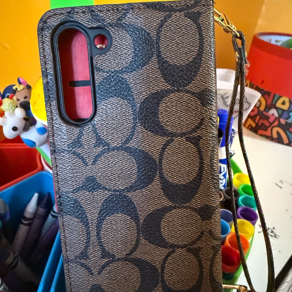 Cellphone case - Picture 3 of 9